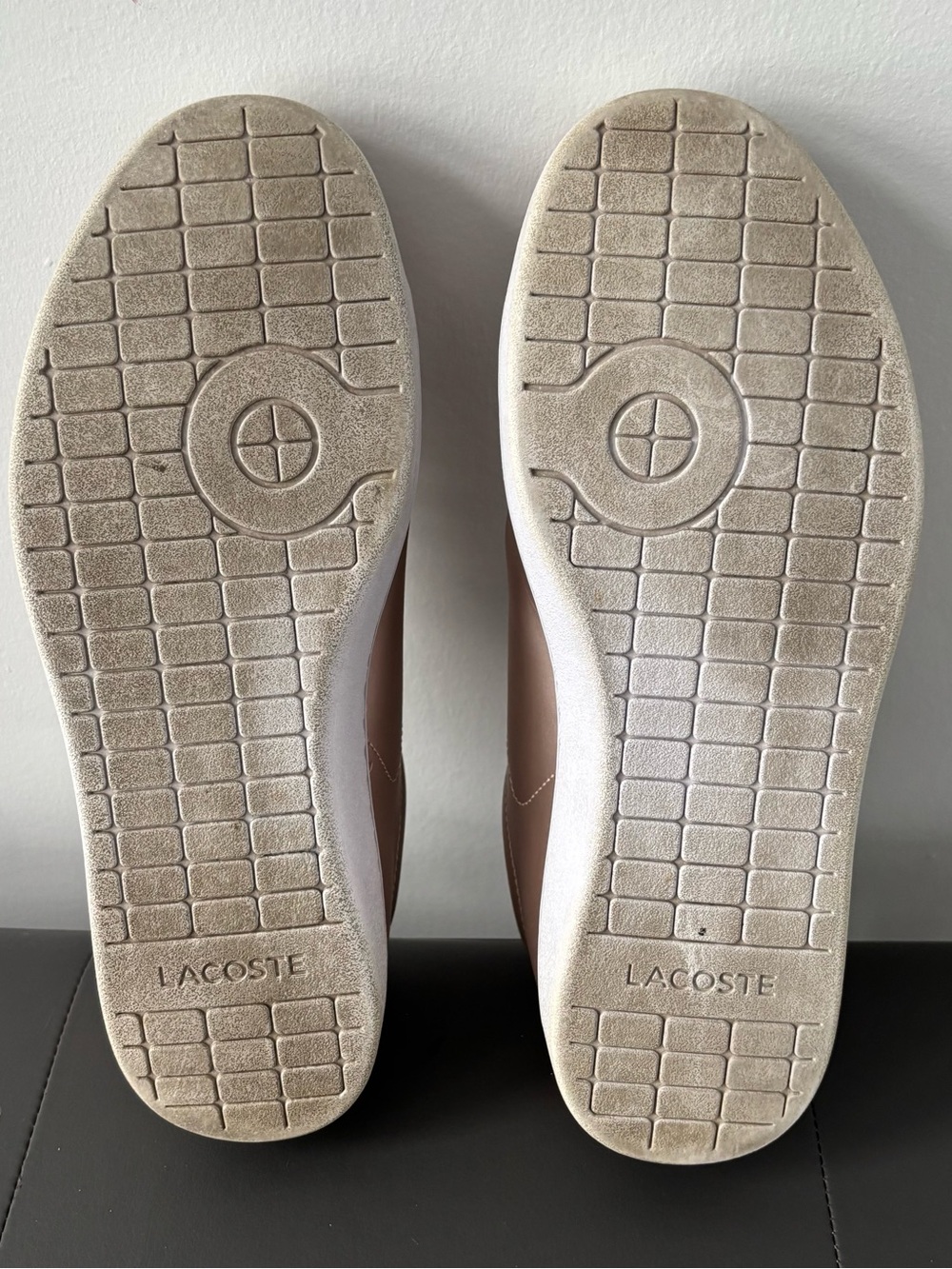 Lacoste Metallic Rose Gold Sneakers with White Laces - Picture 5 of 5